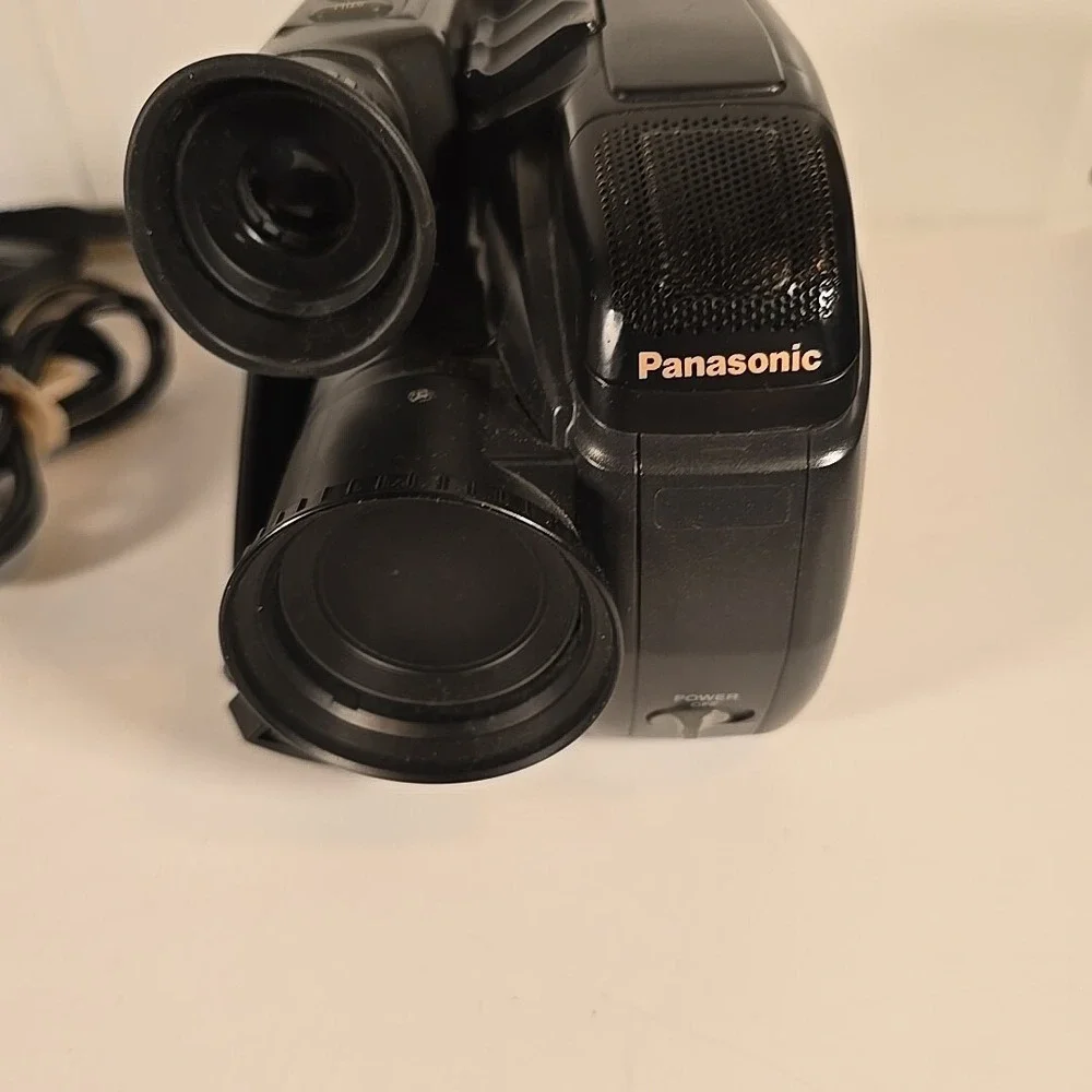 PANASONIC Palmcorder PV-IQ204 VHS-C Color Video Camcorder Tested With Power Cord